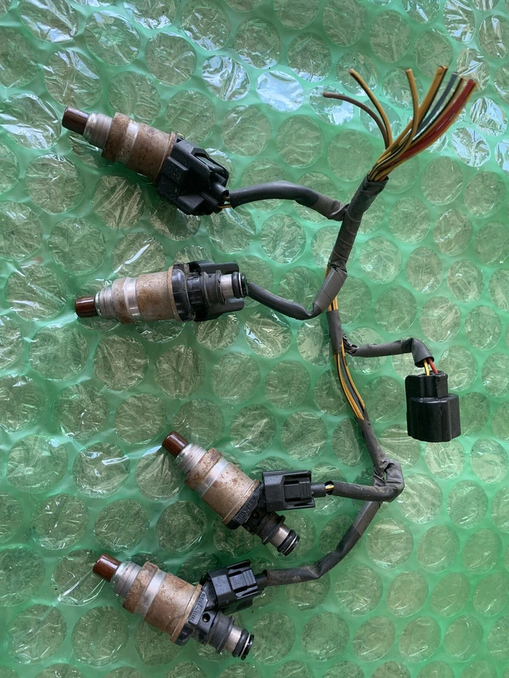 1993-1997 Honda civic Del Sol injectors with ￼ clip connectors, ￼￼ OEM - Image 1 of 4
