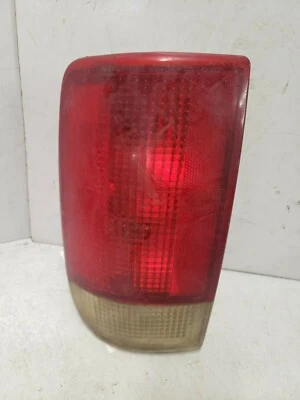 Chevrolet Blazer 1999 luz trasera izquierda con coletas Foto 1 de 4