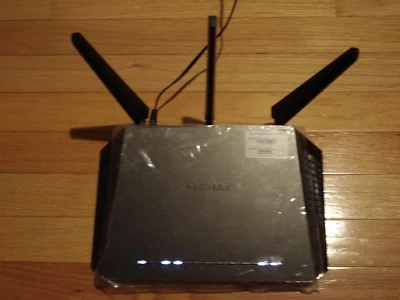 Netgear AC1900 1300 Mbps 4-Port Gigabit Wireless AC Router (R7000) - Image 1 of 2