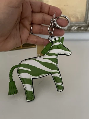 NUEVO CON ETIQUETAS MICHAEL KORS Mujer Cebra Llavero Bolso Llavero Dije En Verde Selva Foto 1 de 4