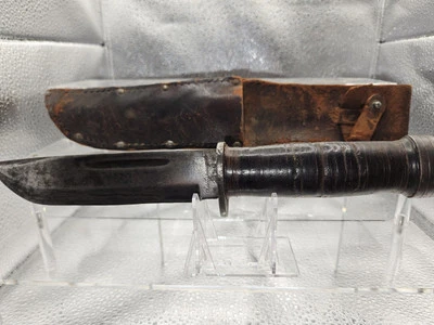 Cuchillo de combate militar vintage WW2 CATTARAUGUS 225Q daga y funda de cuero V1 Foto 1 de 4