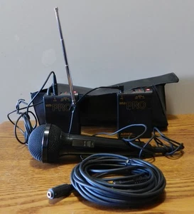 Sistema de micrófono y transmisor inalámbrico de solapa Azden WR-Pro - Imagen 1 de 6