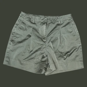 Pantalones cortos chinos plisados verdes militares Brooks Brothers para mujer talla 12 - Imagen 1 de 4