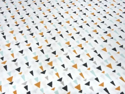 Stoff Baumwolle Popeline Dreiecke grafische Muster weiß mint braun Kleiderstoff - Bild 1 von 4