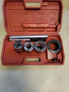 Central Forge Pipe Threading Kit 5 Piece Set 30027 With Plastic Case - Picture 1 of 4