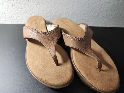 Sandalias aerosoles para mujer 8 M informales cómodas sin cordones tanga cuña cuero tostado Foto 1 de 4