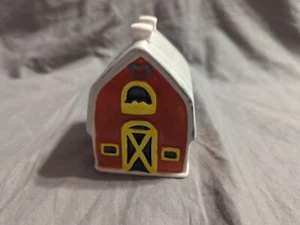 1993 Susan Winget Barn Salt/Pepper Shaker, Red & Gray - PLEASE READ - Picture 1 of 12