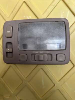 Luz de mapa Lexus SC400 1992-1998 2 PUERTAS OEM Foto 1 de 4