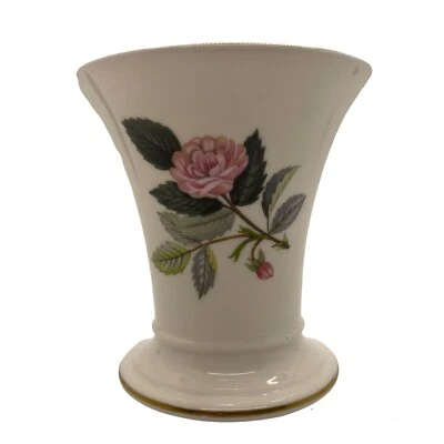 Jarrón Wedgwood Hathaway Rose Bud 5 pulgadas hueso acampanado China Inglaterra rosa verde Foto 1 de 4
