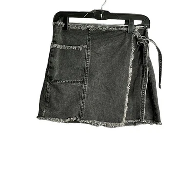 Falda envolvente BDG Urban Outfitters negra denim talla mediana Foto 1 de 4