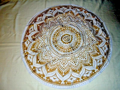 TAPEÇARIA MANDALA INDIANA "ROUNDIE" CAPA DE TRAVESSEIRO - OURO E BRANCO - 32 DIÂMETROS - Imagem 1 de 2