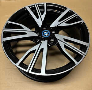 Original BMW i8 Alufelge W-Speiche 470 8,5x 20 ET50 hinten rechts 36116857573 - Bild 1 von 5