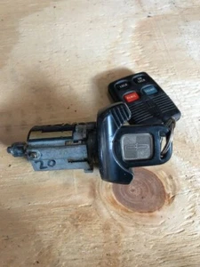 ignition with key and Fob 1993 Lincoln mark 8 - Picture 1 of 5