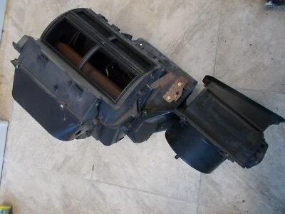 Saturn SL1 Sedán Calentador de CA Núcleo Soplador Motor Carcasa Caja 00 01 02 Stock Usado OEM Foto 1 de 4