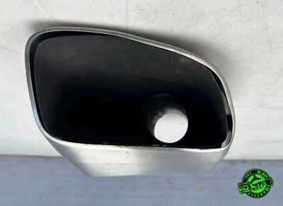 Punta de tubo de escape trasero derecho Porsche Macan 2017-2022 2,0 L (lado del pasajero) OEM Foto 1 de 4