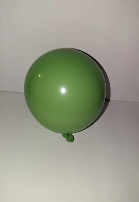 Qualatex Lime Green Balloons 5" 100 PCS - Image 1 of 2
