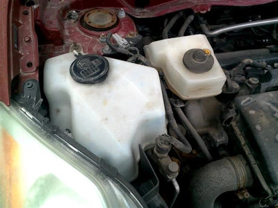 Wash Reservoir Intermittent Rear Wiper Fits 04-09 PRIUS 2988036 - Image 1 of 3