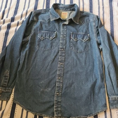 Camisa vaquera occidental Levis vintage roja con lengüeta para hombre broches bolsillos dientes de sierra azul Jean Foto 1 de 4