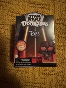 D23 2025 UCC Star Wars Doorables Lava Darth Vader Box LE 2000 In Hand - Bild 1 von 1