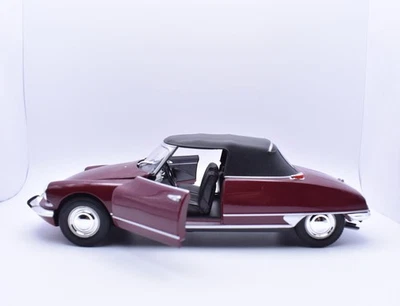 Modellino auto scala 1:24 Citroen DS 19 diecast modellismo statico da collezione - Immagine 1 di 4