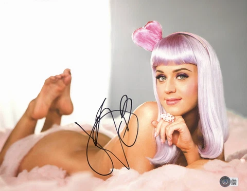SEXY KATY PERRY SIGNED 11X14 PHOTO AUTHENTIC AUTOGRAPH BECKETT BAS Cover