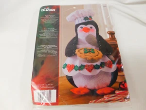 NUOVO 2012 Bucilla CHEF PENQUIN Feltro Home Decor Kit #86334 SIGILLATO Maria Stanziani - Foto 1 di 4