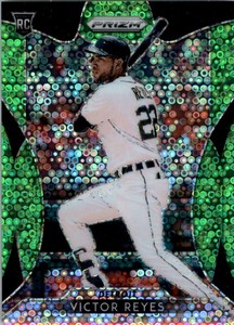 2019 Panini Prizm Prizms Lime Green Donut Circles #238 Victor Reyes /199 - NM-MT