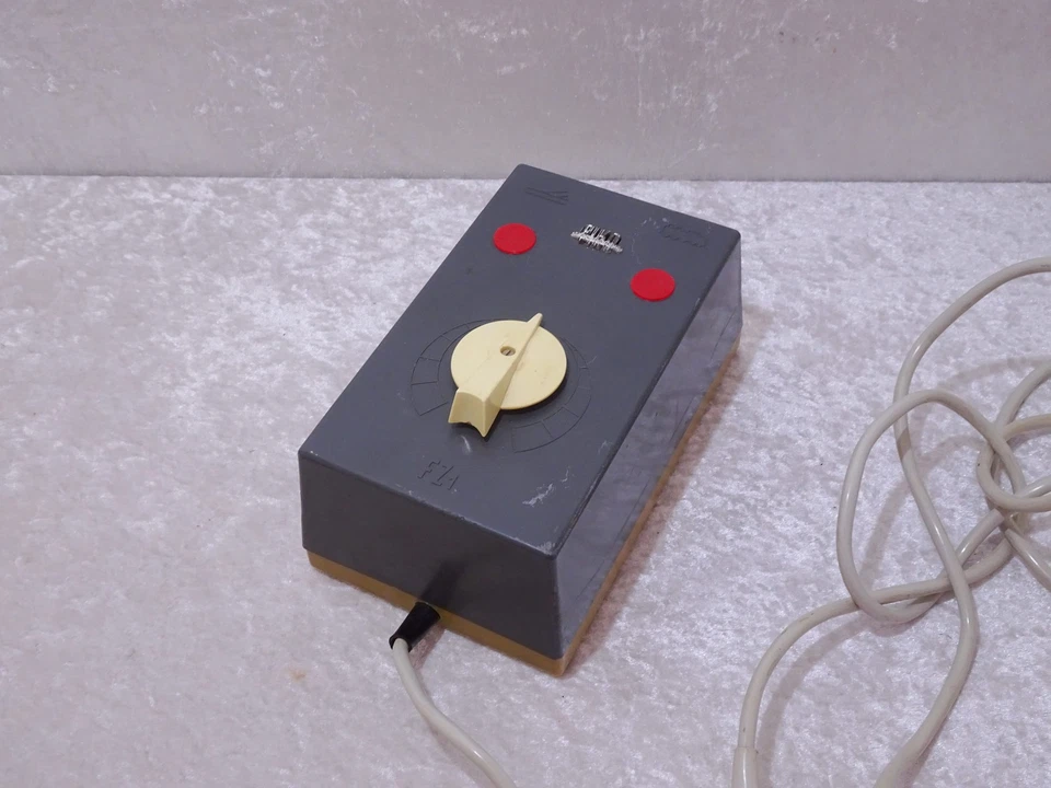 LbjEHH - DDR Design Piko Modell-Eisenbahn Trafo - Vintage  - Bild 1 von 4