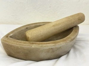 OLD TRIBAL INDIAN HANDMADE WHITE MARBLE MORTAR & PESTLE SPICE / MEDICAL KHARAL - Picture 1 of 16
