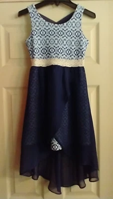 Vestido da moda Emily West feminino tamanho 8 chiffon alto baixo azul e branco forrado em excelente estado usado - Imagem 1 de 4