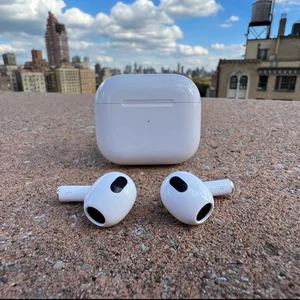 Apple AirPods 3rd Generation Wireless In-Ear Headset - White - Photo 1 sur 1