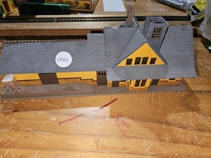 TYCO PASSENGER AND FREIGHT STATION, HO SCALE, SOLD AS PICTURED SEE PHOTOS - Picture 1 of 11