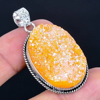 Colgante hecho a mano naranja titanio druzy enchapado en plata 925 de 1,93" Foto 1 de 3
