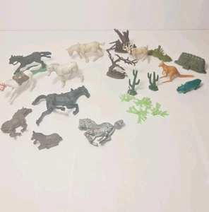 Lots of Vintage Various Plastic Horses, Animals, Trees and Accessories Toys - Picture 1 of 18