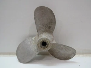 9+1/2 INCH ALUMINUM PROP PROPELLER BOAT CANDLE STICK HOLDER (E4C547A) - Picture 1 of 7