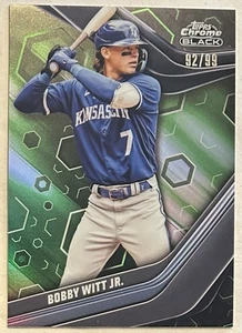 2023 Topps Chrome Black Green Refractor #79 Bobby Witt JR /99 Serial Numbered - Bild 1 von 2