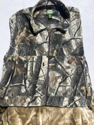 Cabela's Camo hunting  vest 3 xl fleece vest leafy green - Image 1 of 4