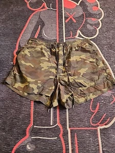 American Eagle Outfitters Hiking Shorts Womens Large Green Camo Nylon - Picture 1 of 14