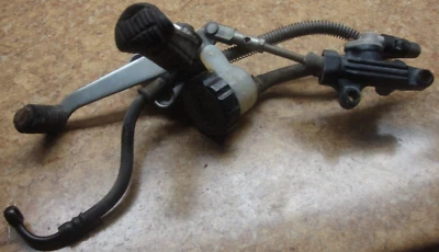 Yamaha FZR600 1992 FZR 600 R FZR600R 600R palanca de freno trasero pedal clavija pie trasero  Foto 1 de 3