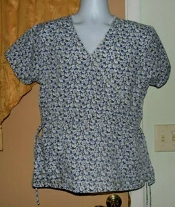 MG MedGear Scrub Top Floral Women's Sz M Lace Neck Trim GC! - Picture 1 of 3