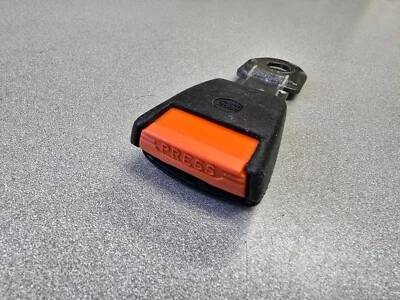 BONITO RECEPTOR CINTURÓN SEGURIDAD TRASERO ORIGINAL PORSCHE 928 1980-84 USADO Foto 1 de 4