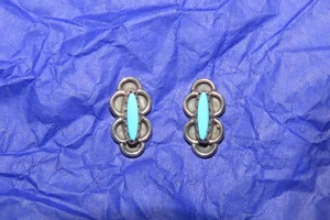 1/2" PETITE NAVAJO SILVER & TURQUOISE EARRINGS OLD PAWN ROBIN EGG BLUE - Picture 1 of 2