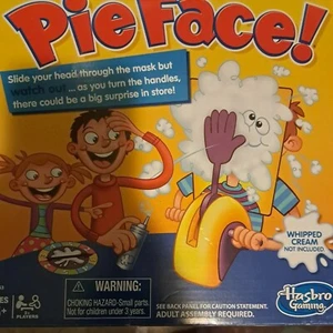 Pie Face! Pie-Throwing Whipped Cream Arm Game Multi-Player Family Fun Hasbro - Picture 1 of 3