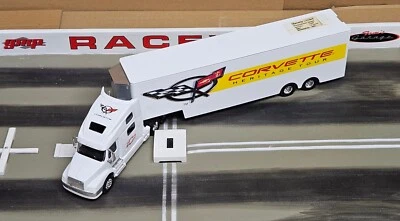 GMP / SPECCAST 1:64 CORVETTE TRUCK AND TRAILER VOLVO VNL770 SAMPLE - Image 1 of 4