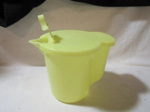 Tupperware 131-3 Crema Amarilla Guardián de Leche Tapa Abatible 625 Excelente Estado - Imagen 1 de 4