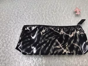 Estée Lauder Cosmetic Bag Black Color 7 X 3,5 ” Accessory Zipper Travel Pouch - Picture 1 of 2