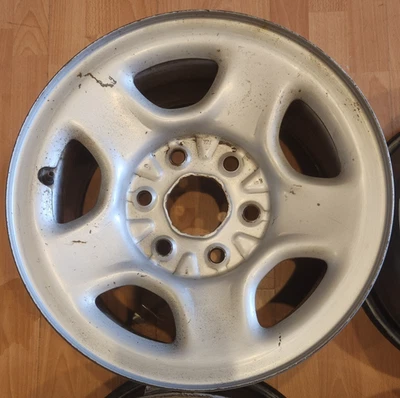 Llanta de acero 16" Chevy 1500 GMC Savana Factory OEM 16x6,5 1999-2008 6x5,5 Foto 1 de 4
