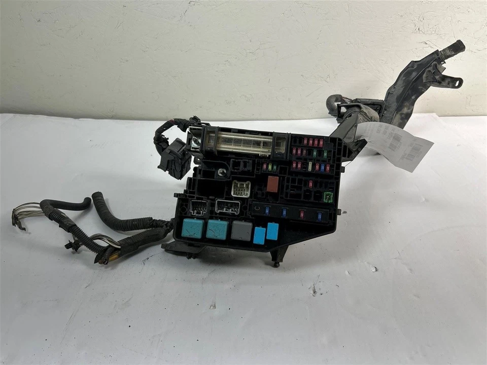 Caja de fusibles de motor Scion TC 2011-2013 OEM  Foto 1 de 4