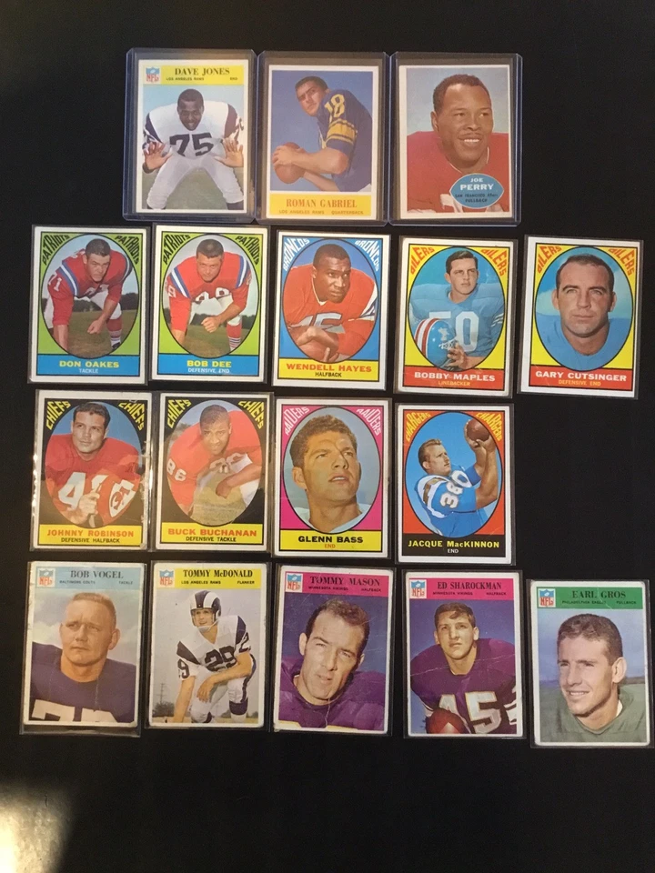 Lote de tarjetas de fútbol americano de grado mixto de 1960 (17) con HOFers Jones Perry ¡Ver fotos! Foto 1 de 4