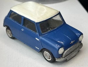 1:32 Airfix M4C Morris Mini Minor 1960s Vintage Model Kit Painted & Assembled - Picture 1 of 15
